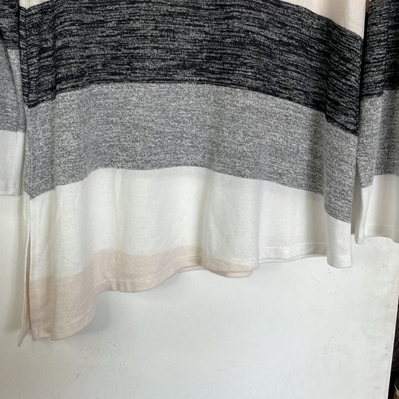 EUC Market Spruce asymmetrical striped top - Picture 3 of 6